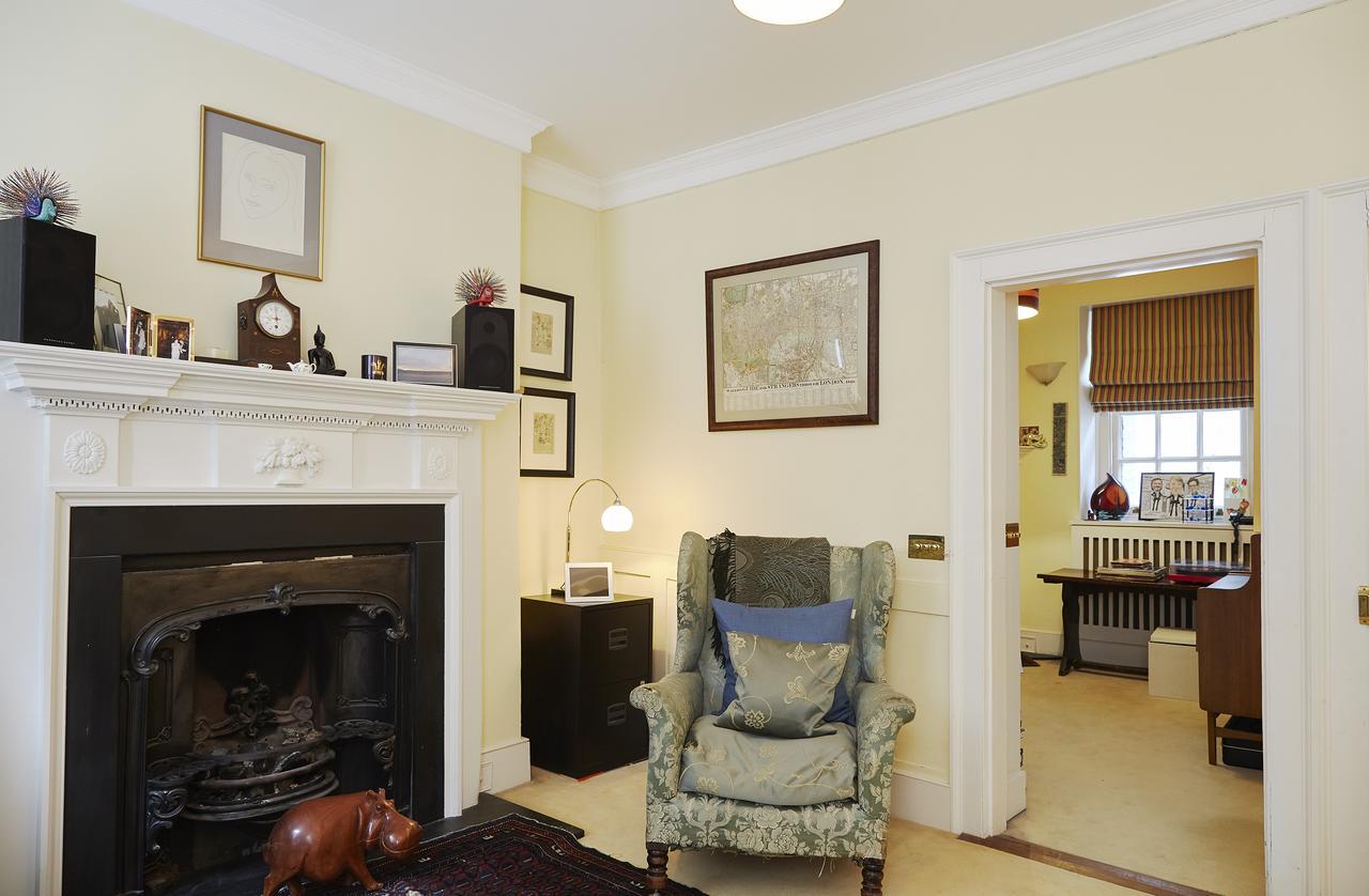 Veeve - Colville Place
